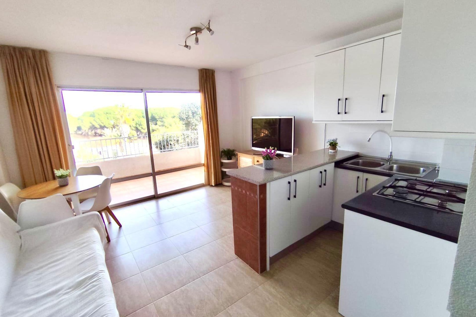 Resale - Apartment / flat - Guardamar del Segura - Pinomar