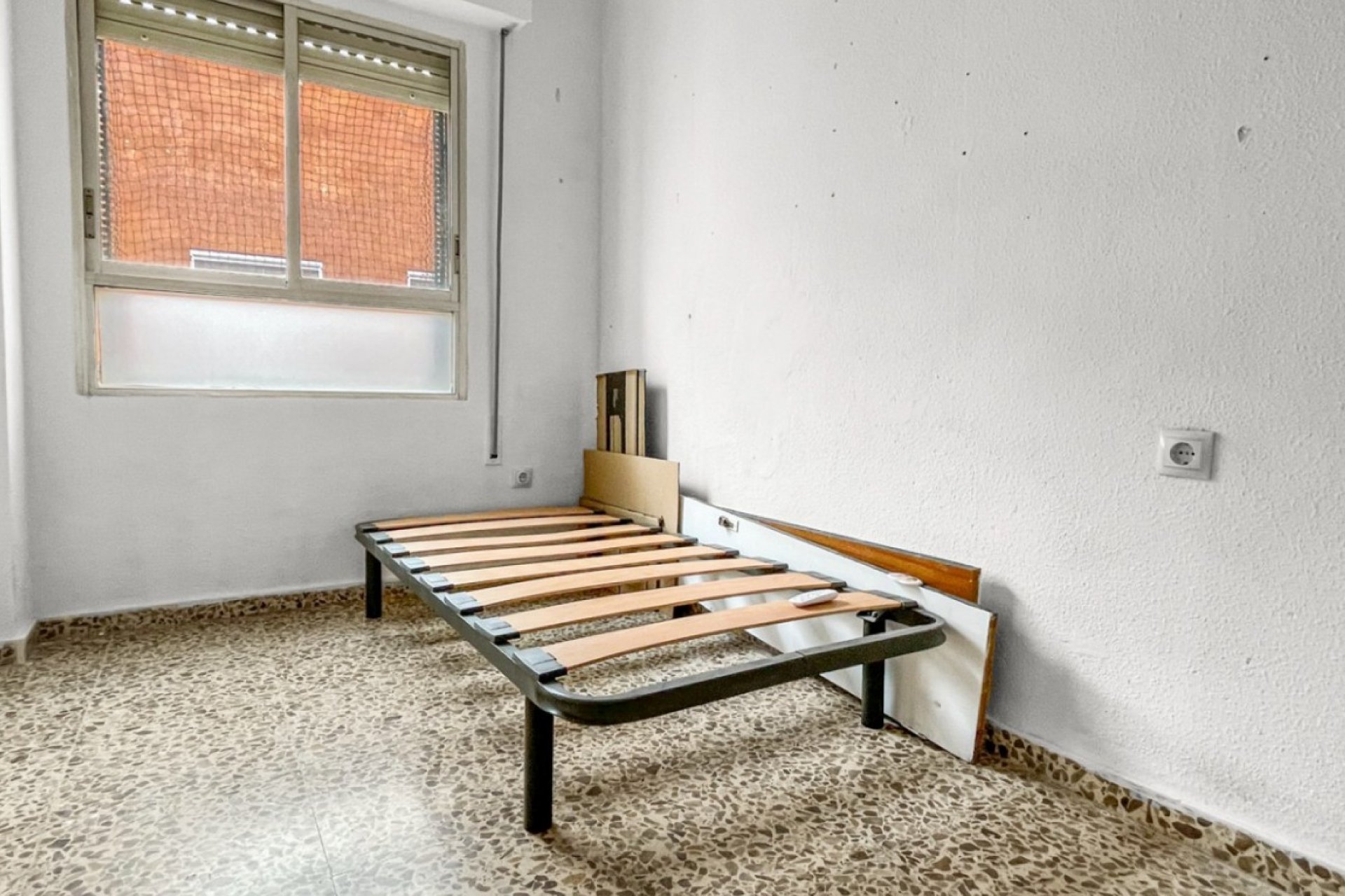 Resale - Apartment / Flat * - Guardamar del Segura * - Pueblo