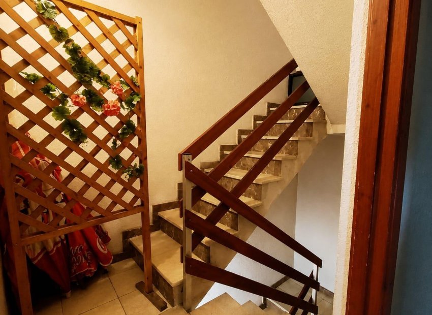 Resale - Apartment / Flat * - Guardamar del Segura * - Pueblo