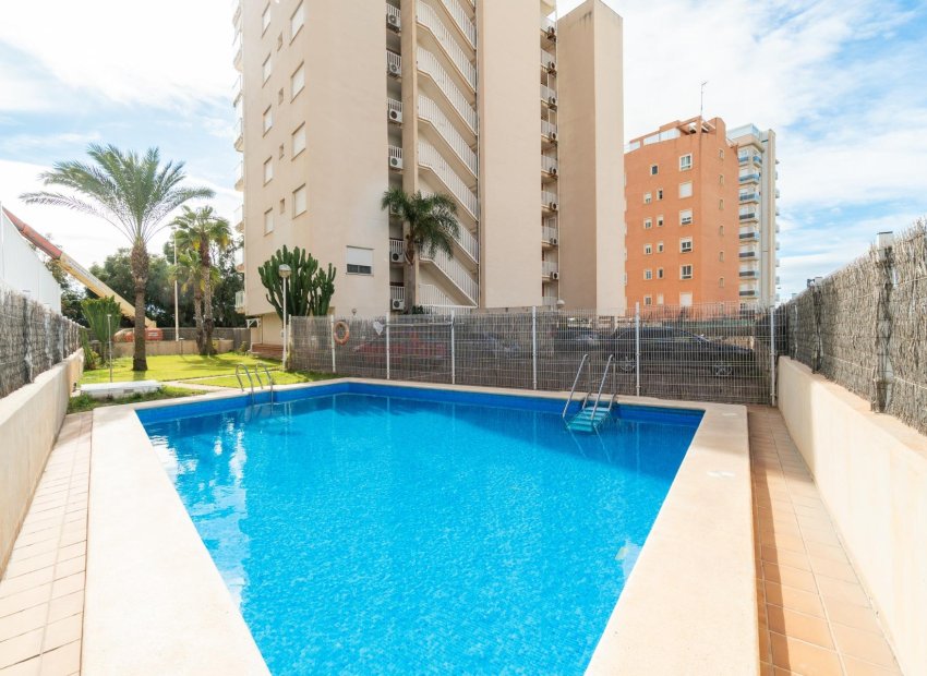 Resale - Apartment / Flat * - Guardamar del Segura * - Puerto Deportivo
