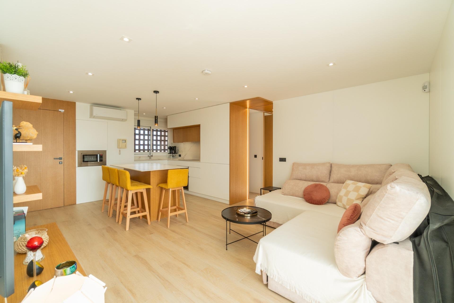 Resale - Apartment / Flat * - Guardamar del Segura * - Puerto Deportivo