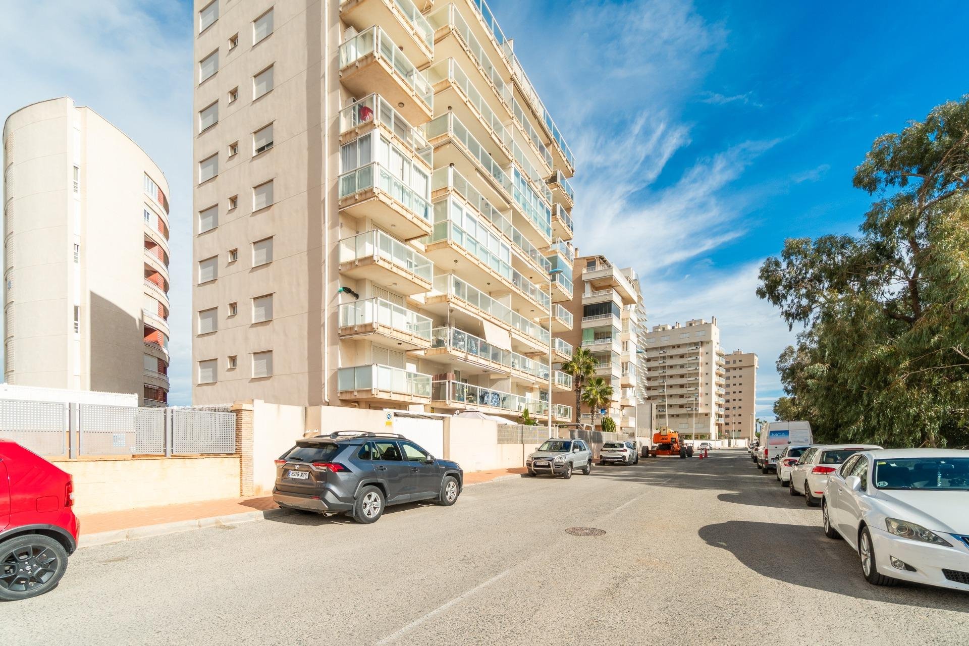 Resale - Apartment / Flat * - Guardamar del Segura * - Puerto Deportivo
