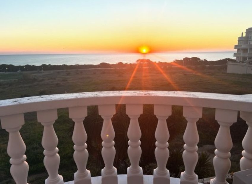 Resale - Apartment / Flat * - Guardamar del Segura - Valencian Community