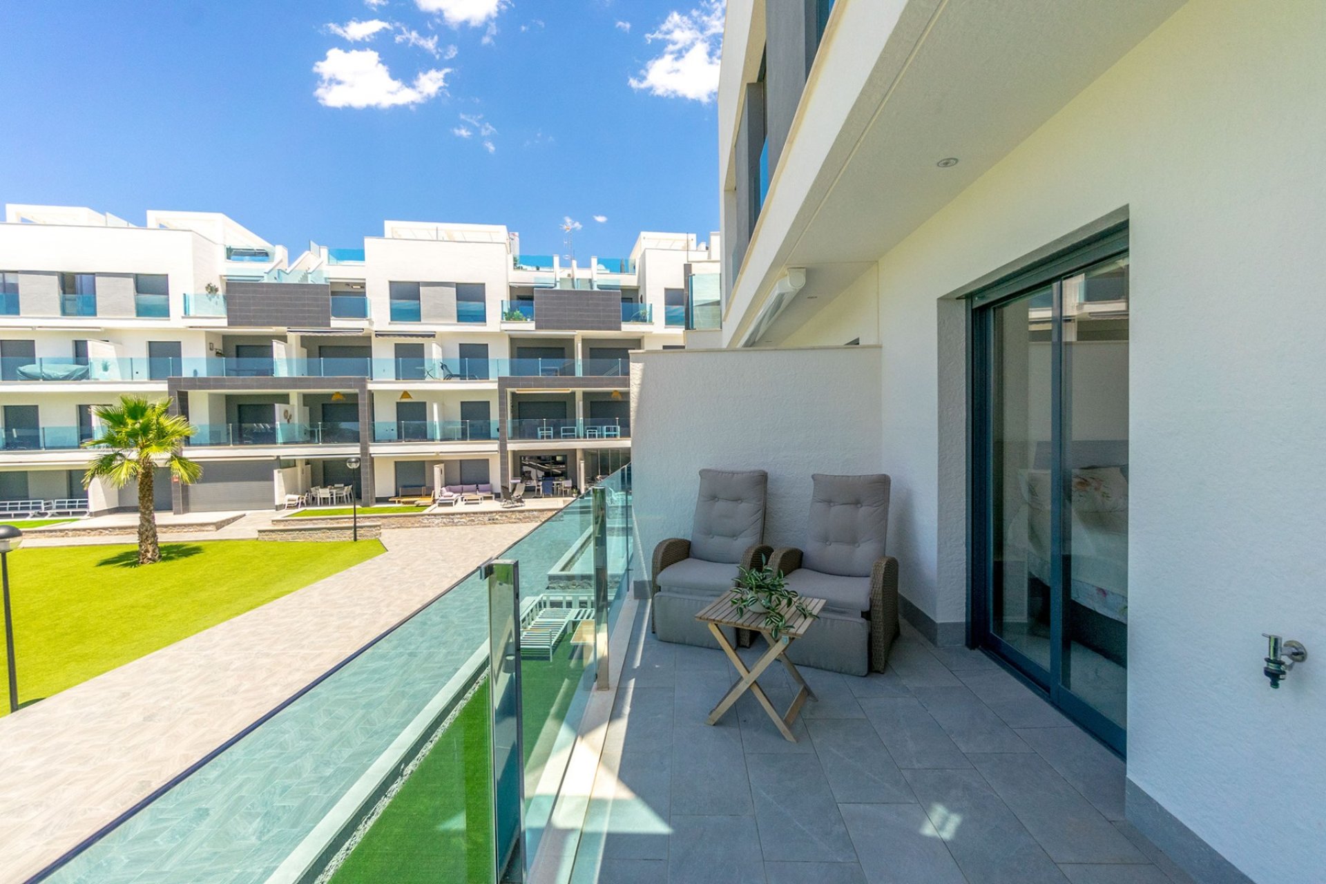 Resale - Apartment / flat - Guardamar - El Raso