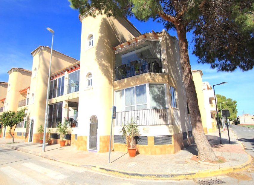 Resale - Apartment / Flat * - Heredades *