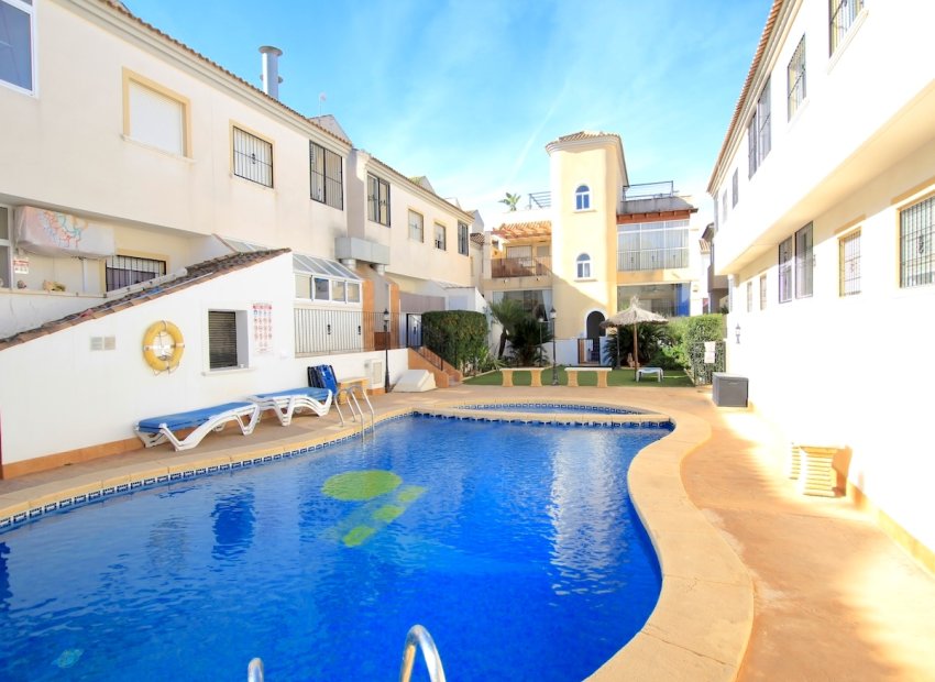 Resale - Apartment / Flat * - Heredades *