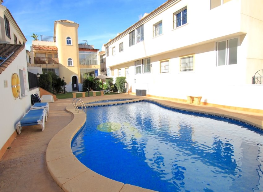 Resale - Apartment / Flat * - Heredades *