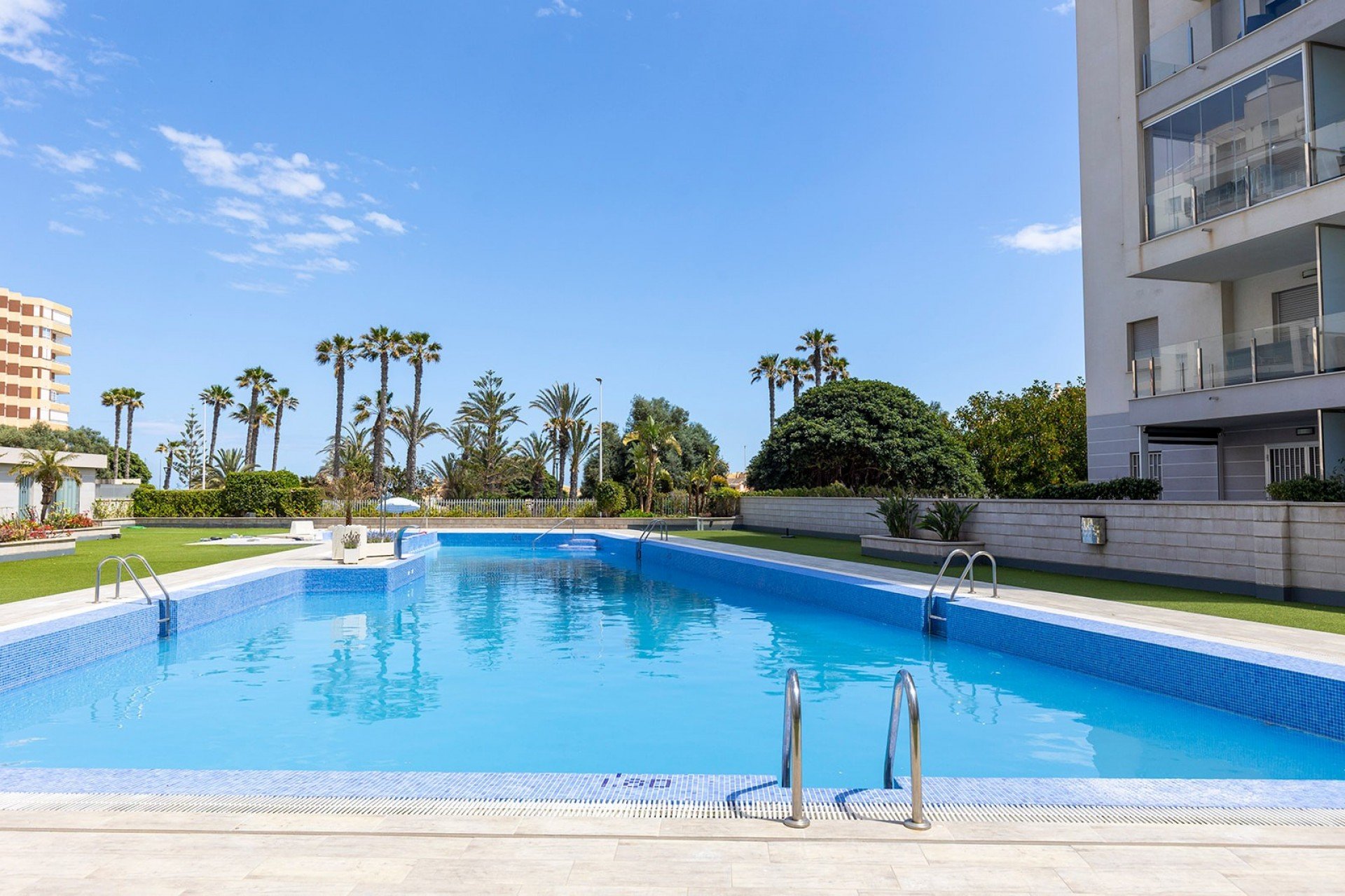 Resale - Apartment / Flat * - La Mata - Playa