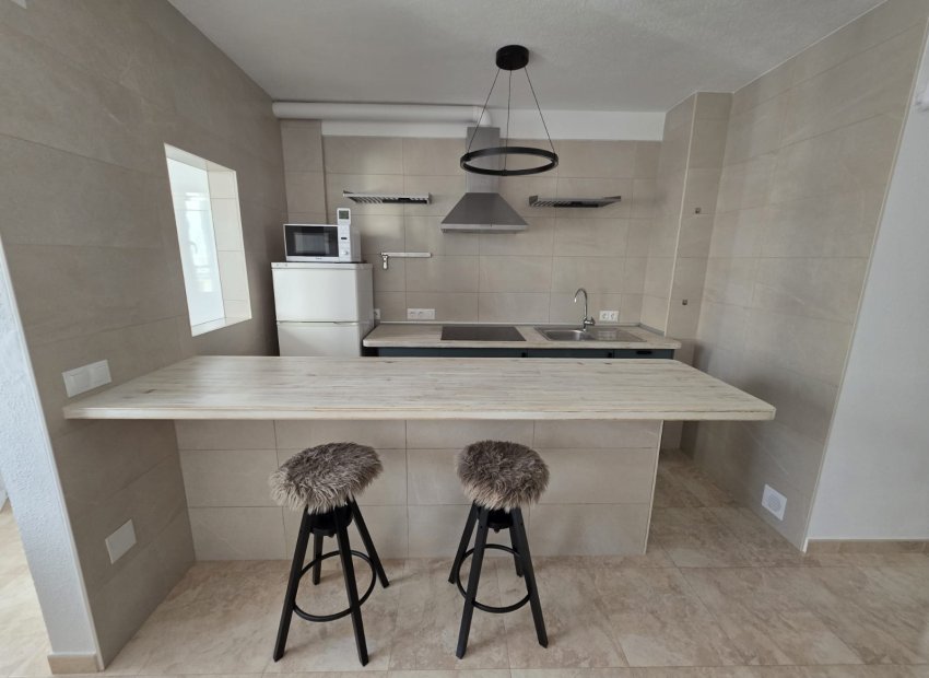 Resale - Apartment / Flat * - La Mata *