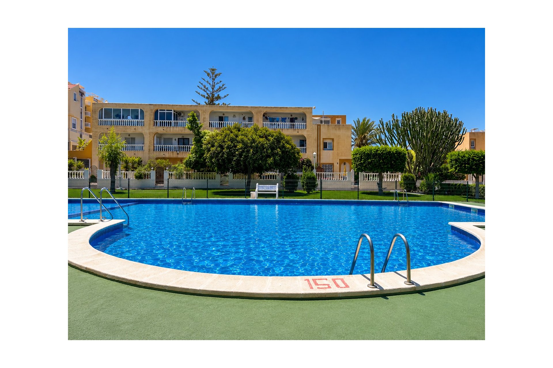 Resale - Apartment / Flat * - La Mata *