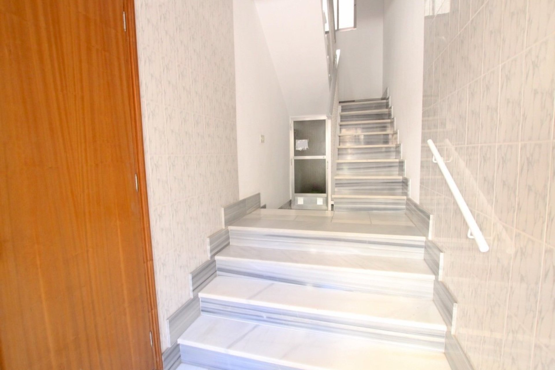 Resale - Apartment / Flat * - La Mata *
