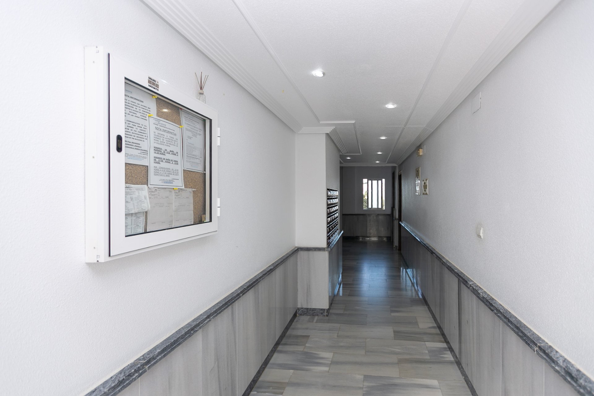 Resale - Apartment / Flat * - La Zenia *