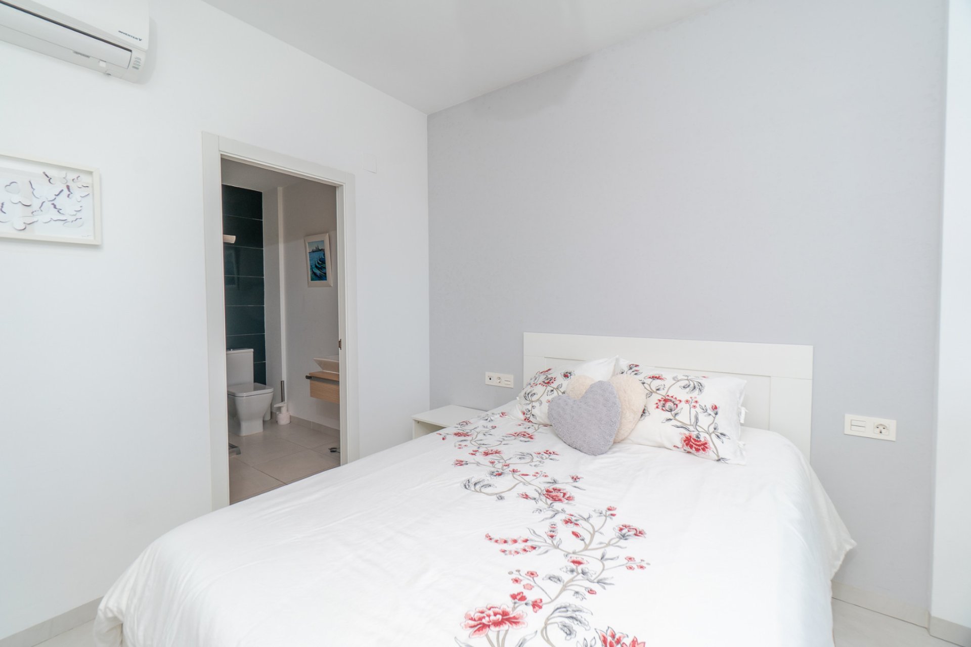 Resale - Apartment / Flat * - La Zenia *