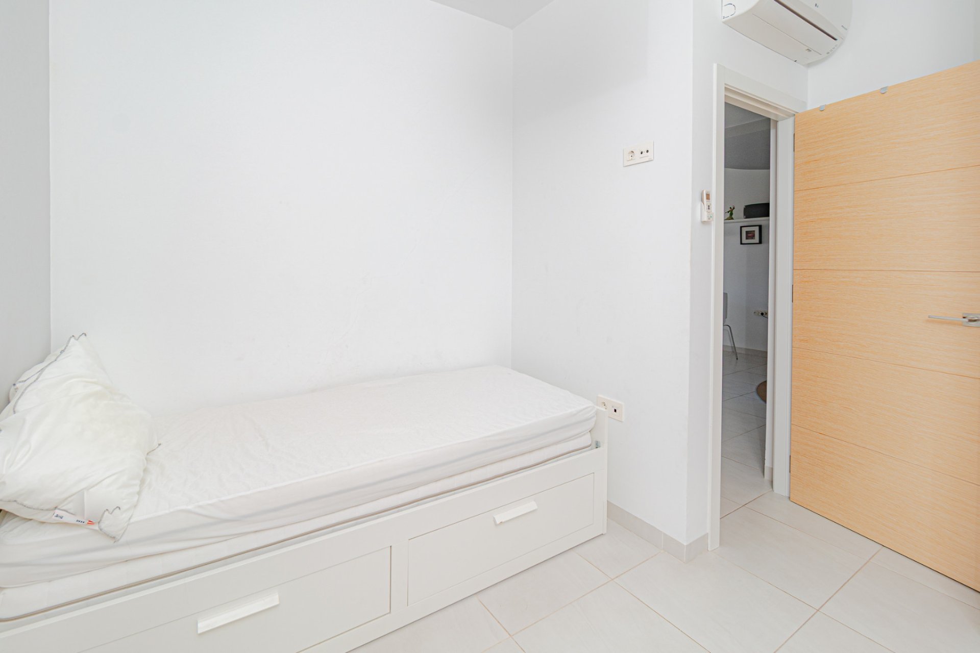 Resale - Apartment / Flat * - La Zenia *