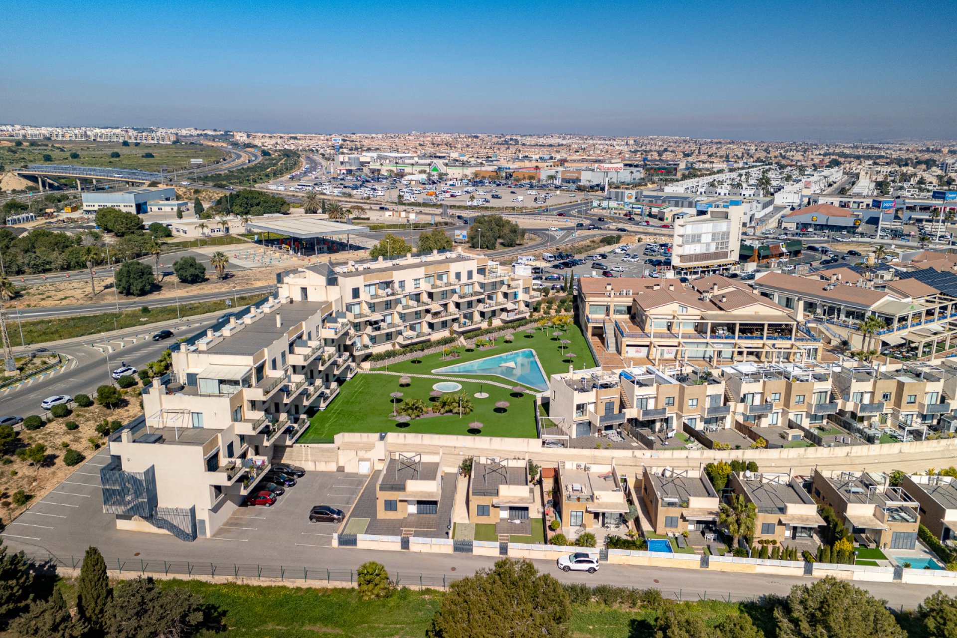 Resale - Apartment / Flat * - La Zenia *