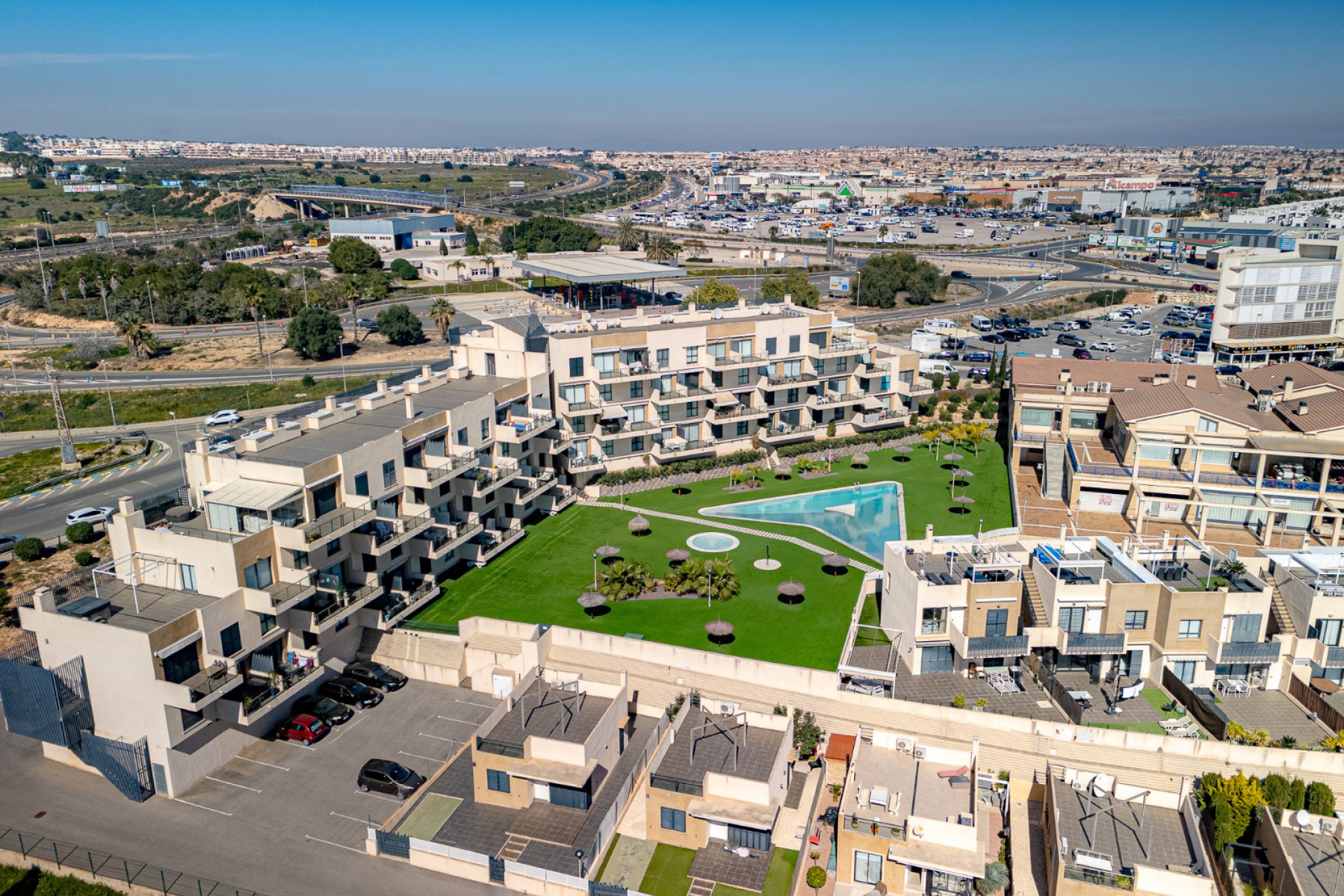 Resale - Apartment / Flat * - La Zenia *