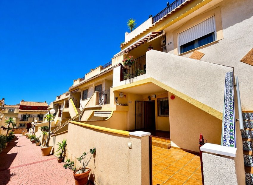 Resale - Apartment / Flat * - La Zenia *