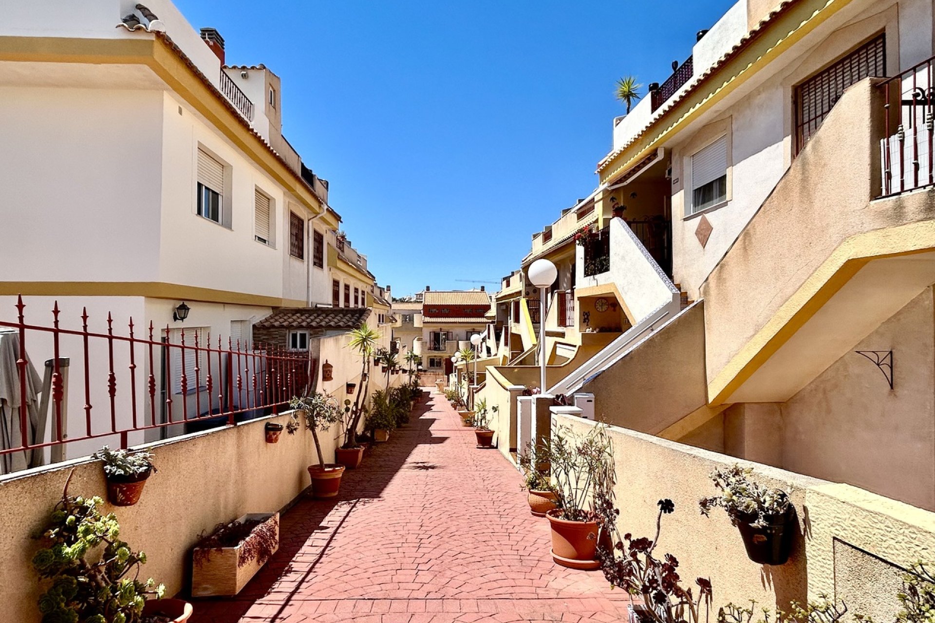 Resale - Apartment / Flat * - La Zenia *
