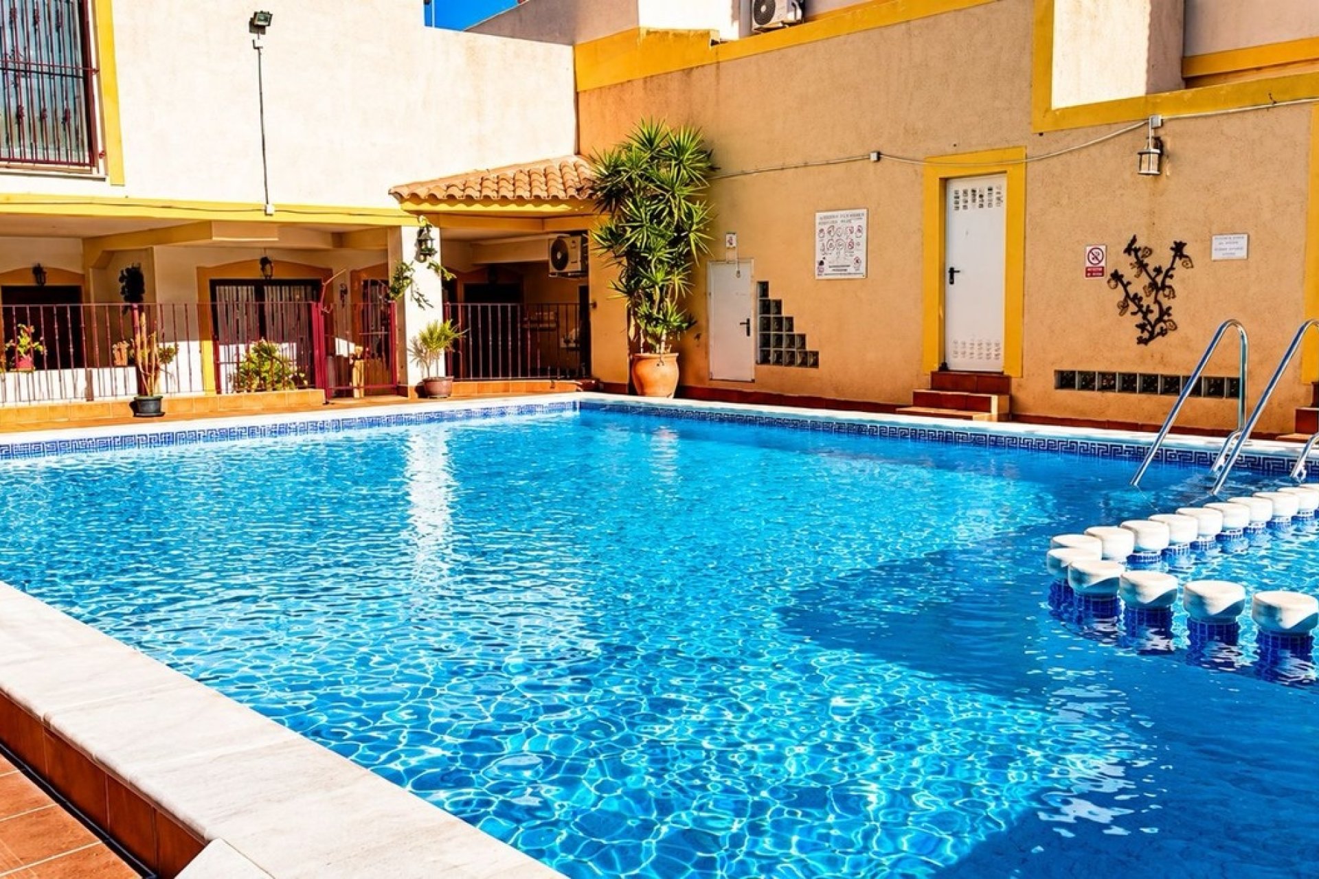 Resale - Apartment / Flat * - La Zenia *