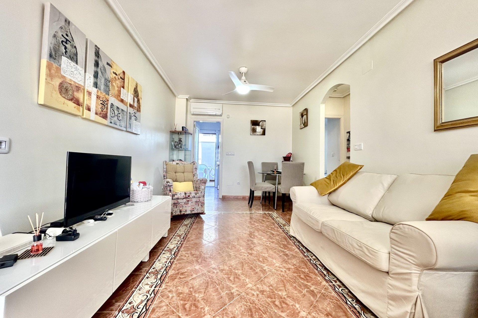 Resale - Apartment / Flat * - La Zenia *