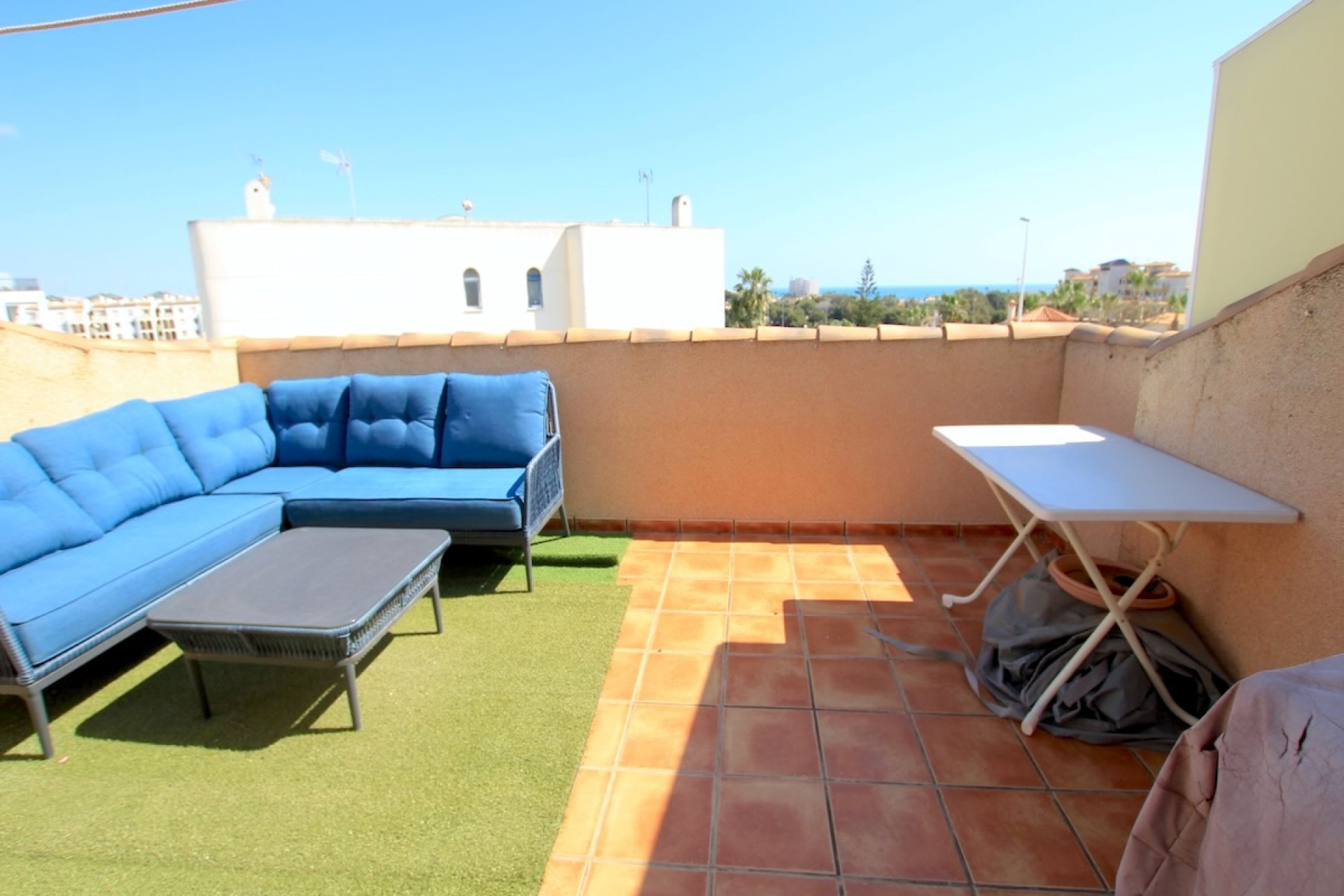 Resale - Apartment / Flat * - La Zenia *