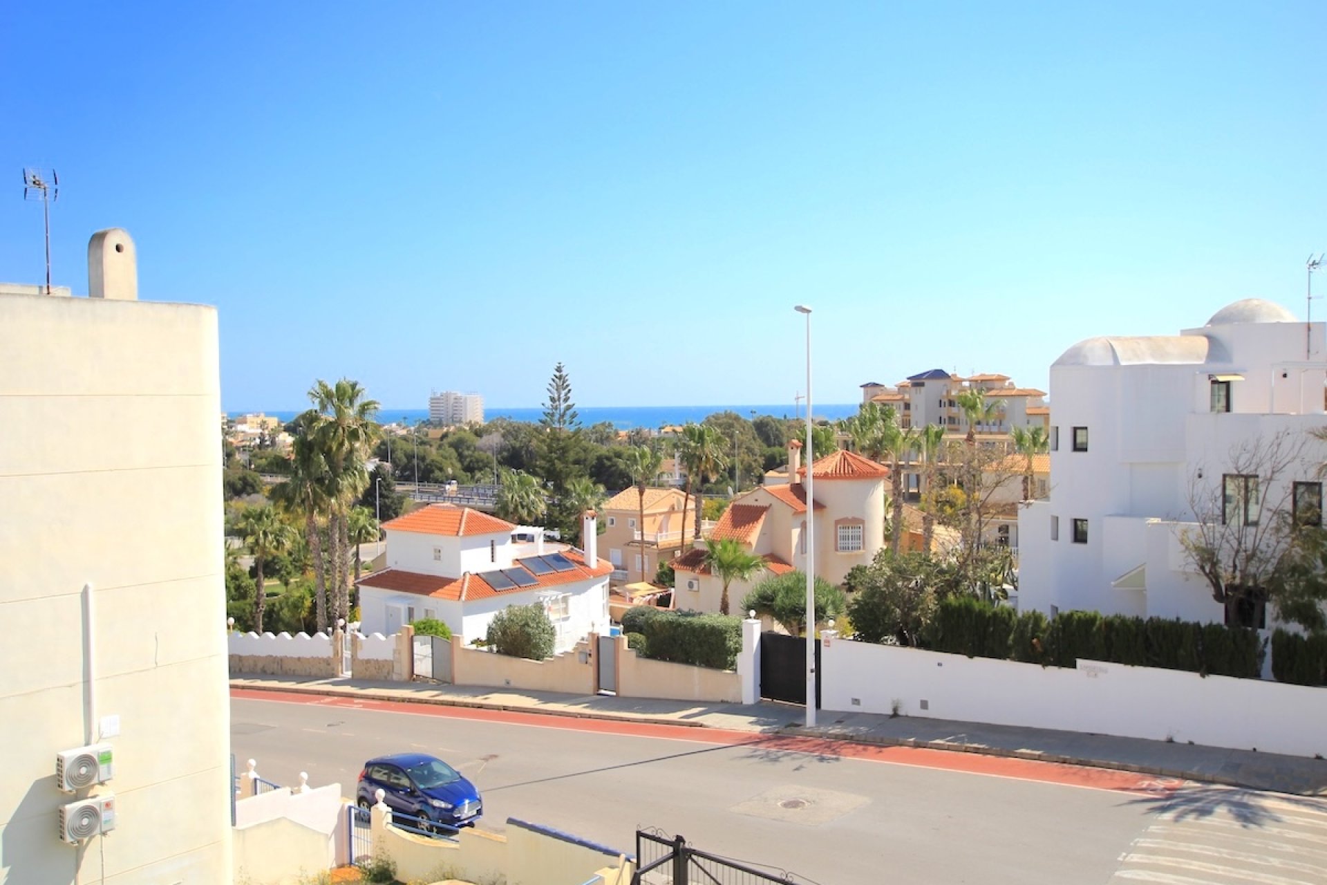 Resale - Apartment / Flat * - La Zenia *