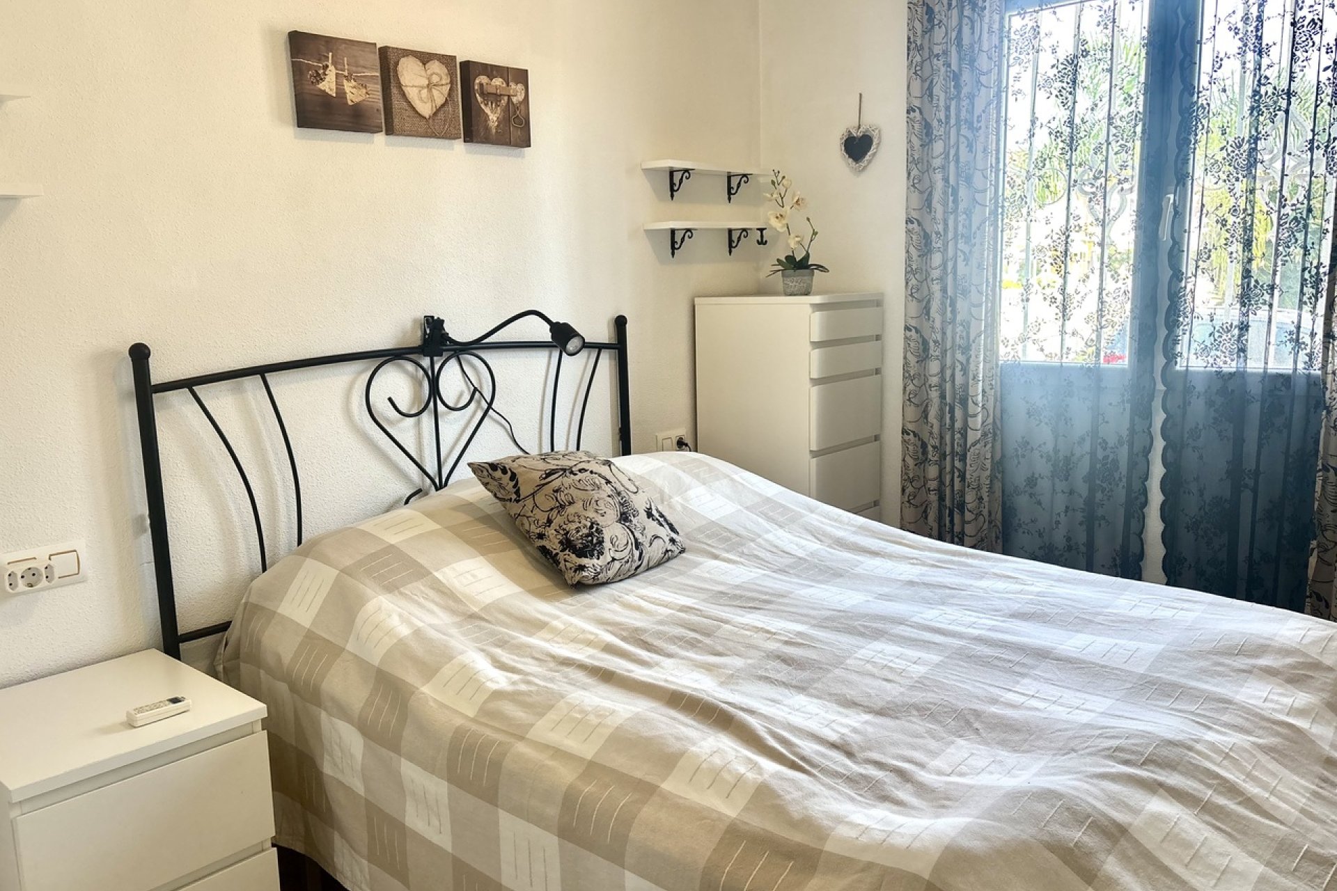 Resale - Apartment / Flat * - La Zenia *
