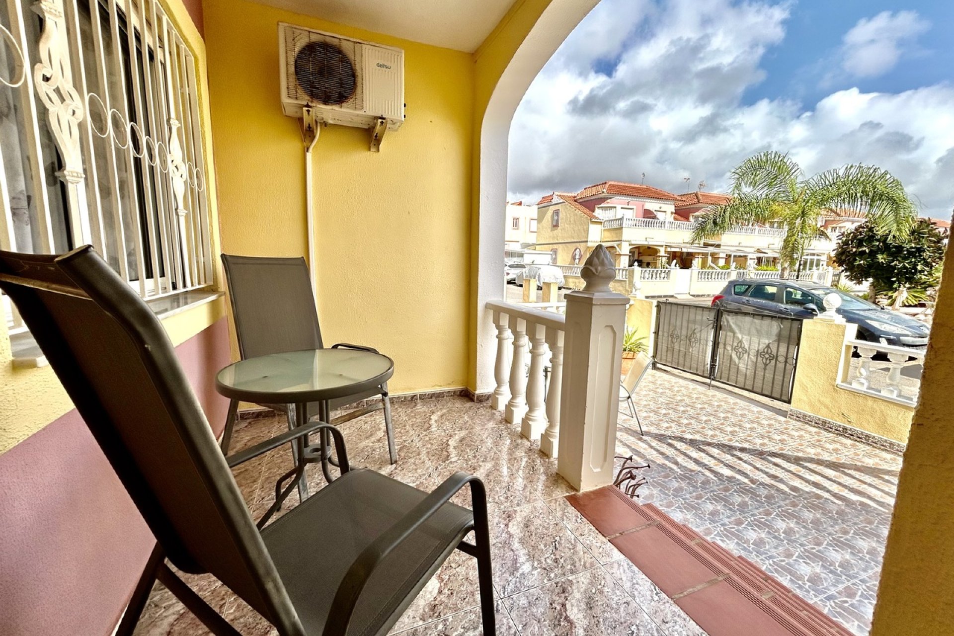 Resale - Apartment / Flat * - La Zenia *