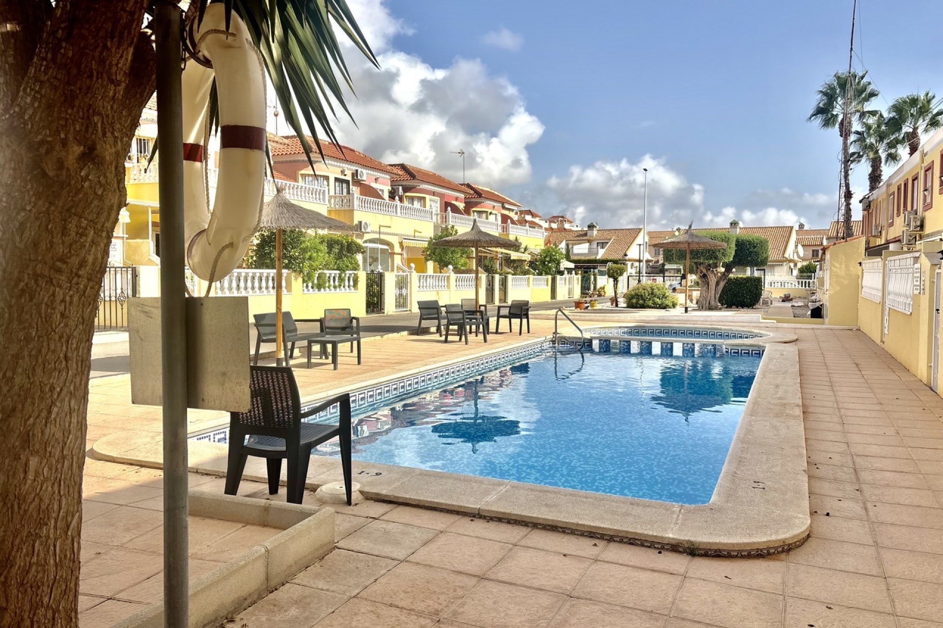 Resale - Apartment / Flat * - La Zenia *