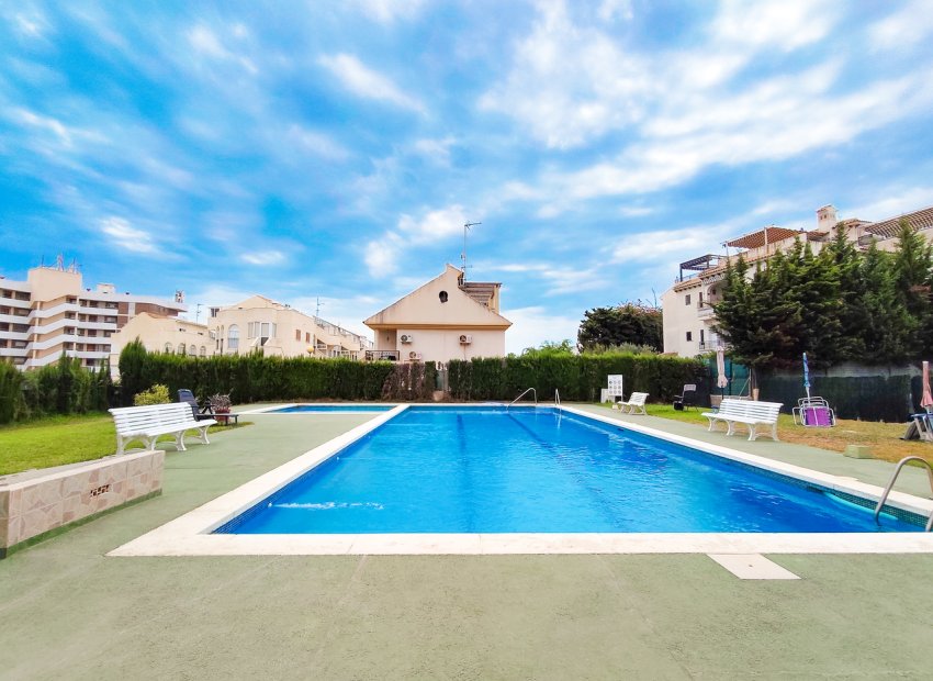 Resale - Apartment / Flat * - La Zenia *