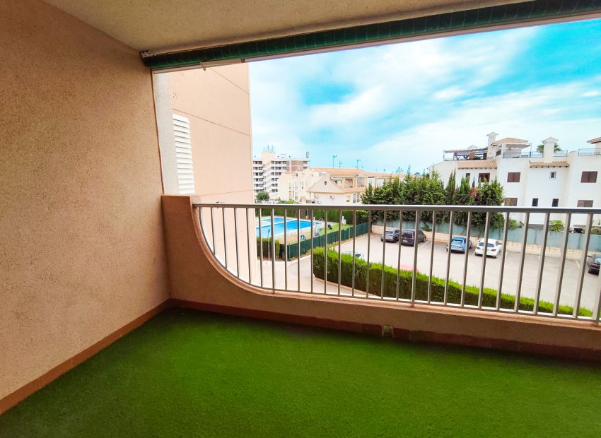 Resale - Apartment / Flat * - La Zenia *