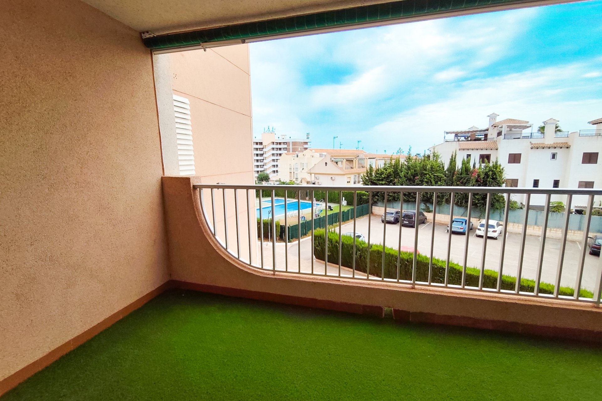 Resale - Apartment / Flat * - La Zenia *