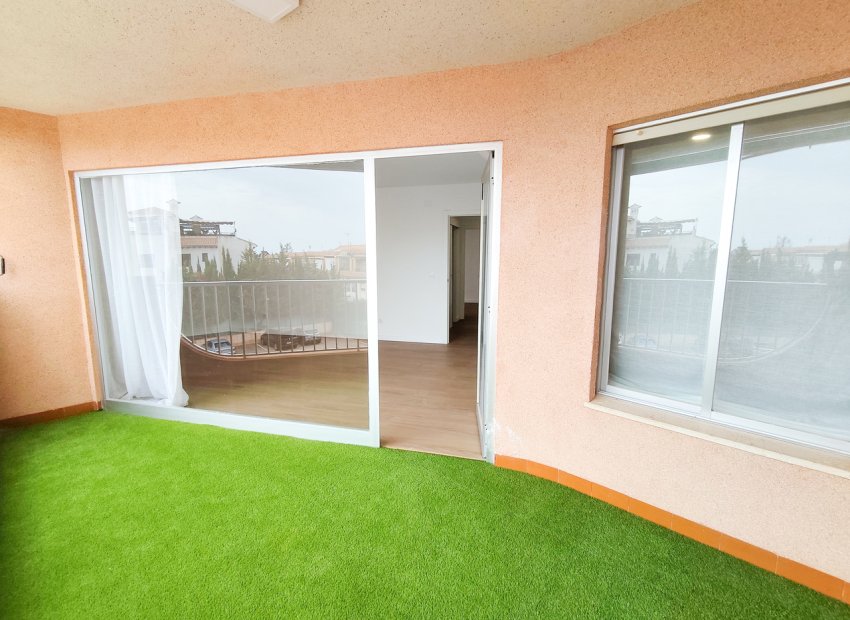 Resale - Apartment / Flat * - La Zenia *