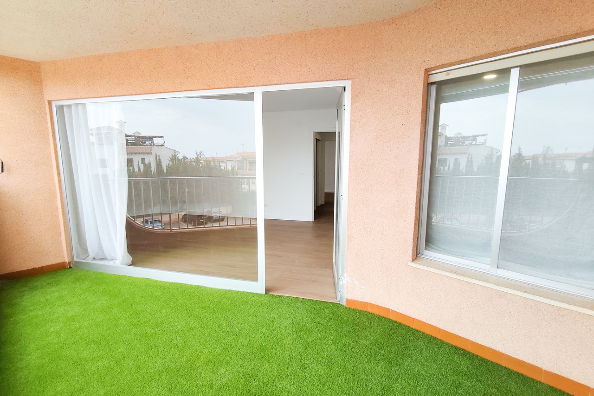 Resale - Apartment / Flat * - La Zenia *