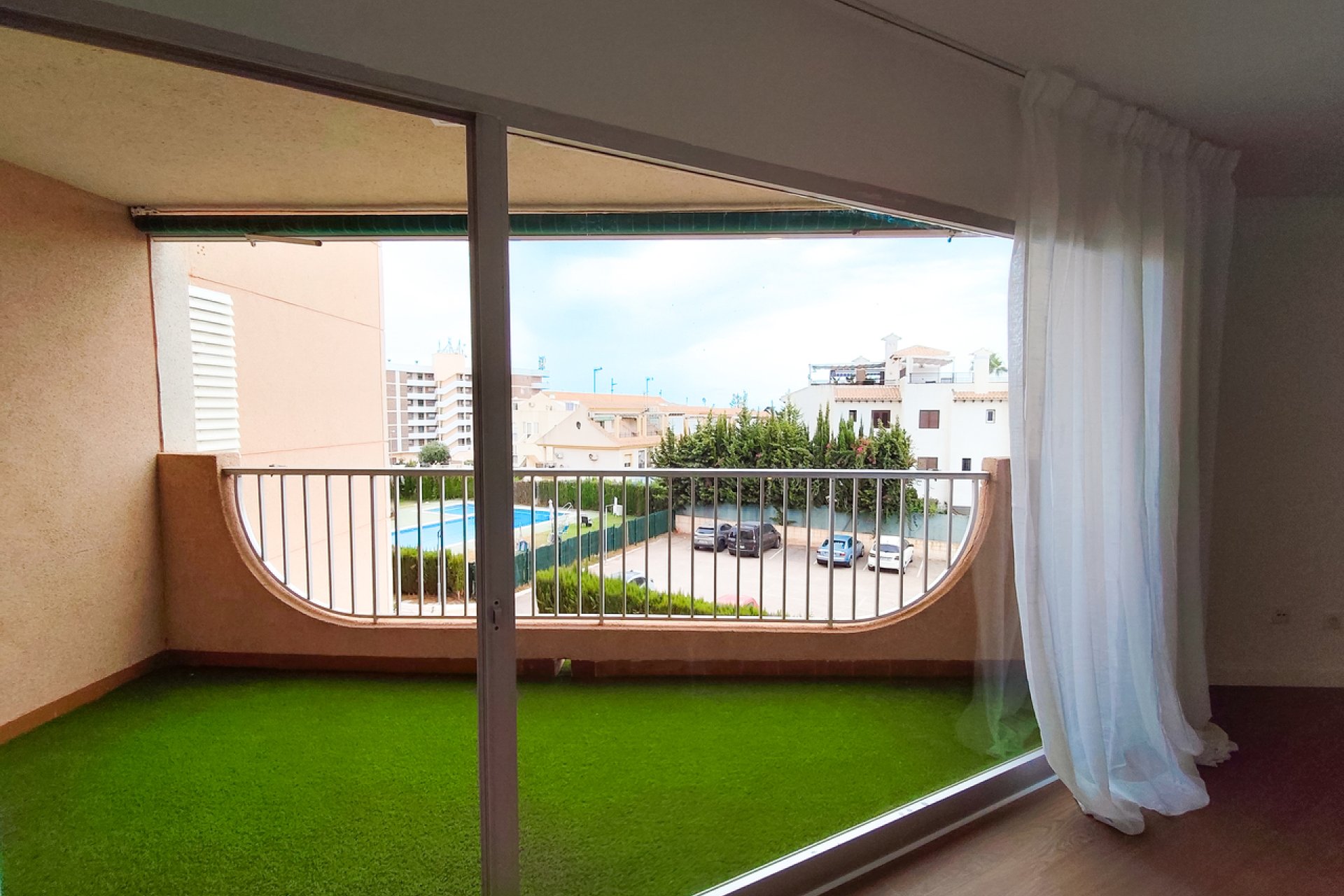 Resale - Apartment / Flat * - La Zenia *