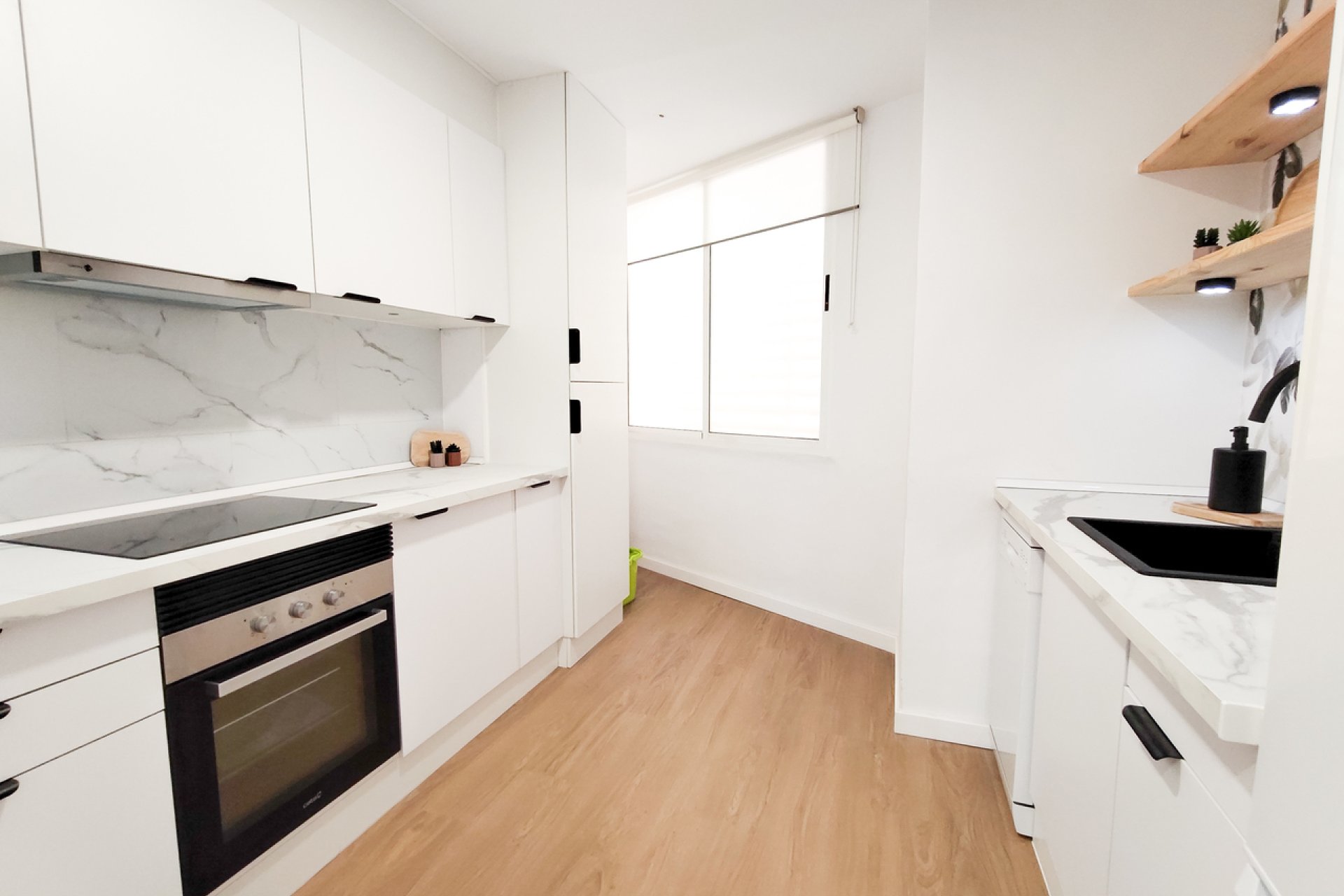 Resale - Apartment / Flat * - La Zenia *