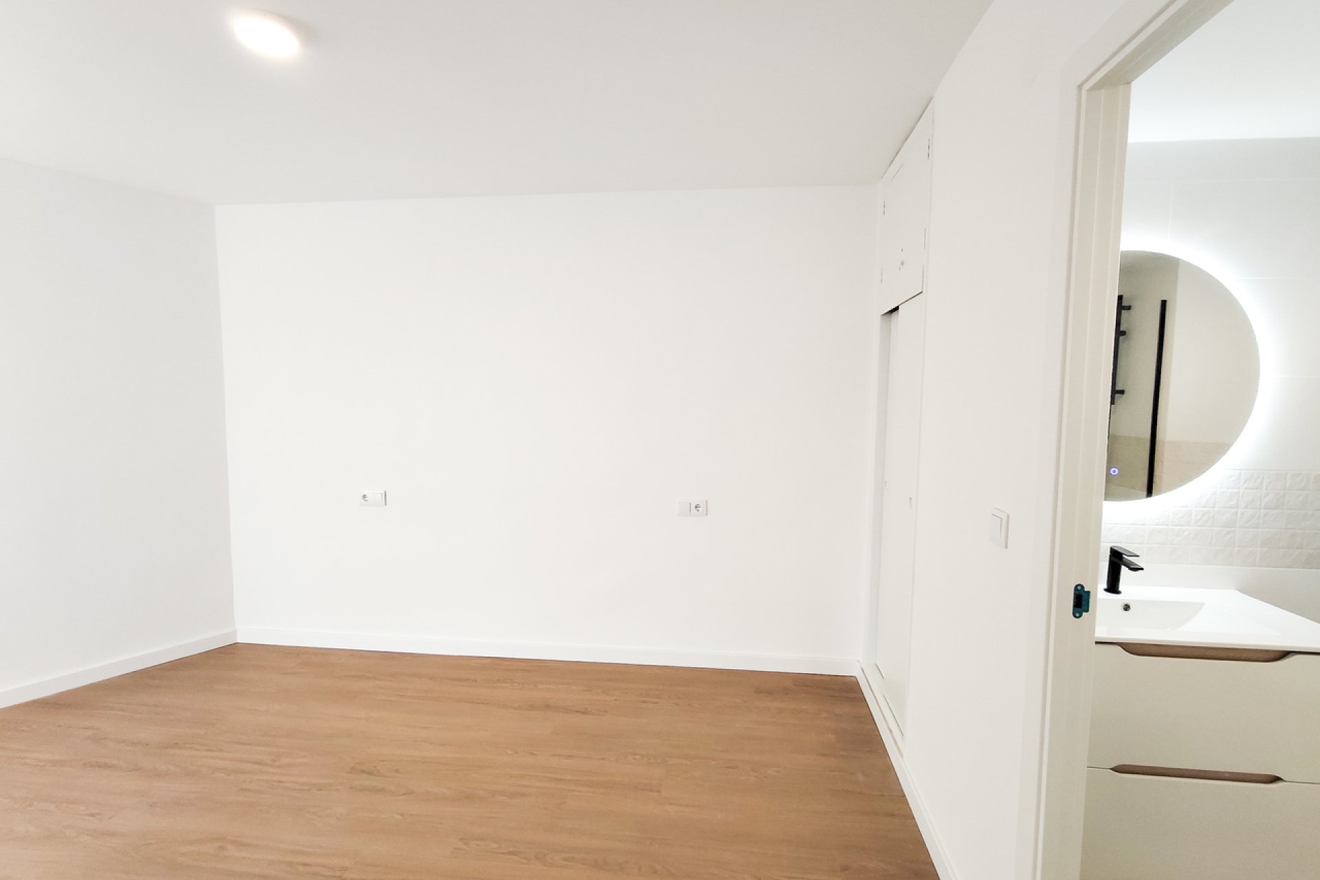 Resale - Apartment / Flat * - La Zenia *