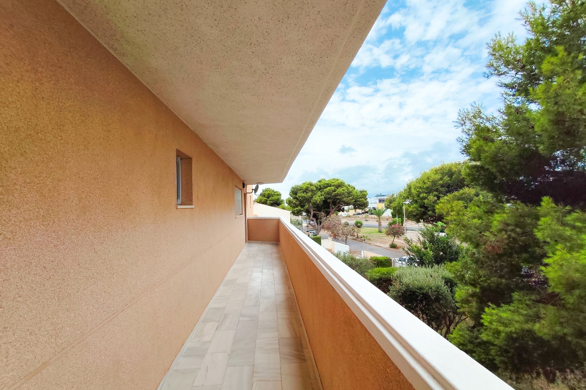 Resale - Apartment / Flat * - La Zenia *
