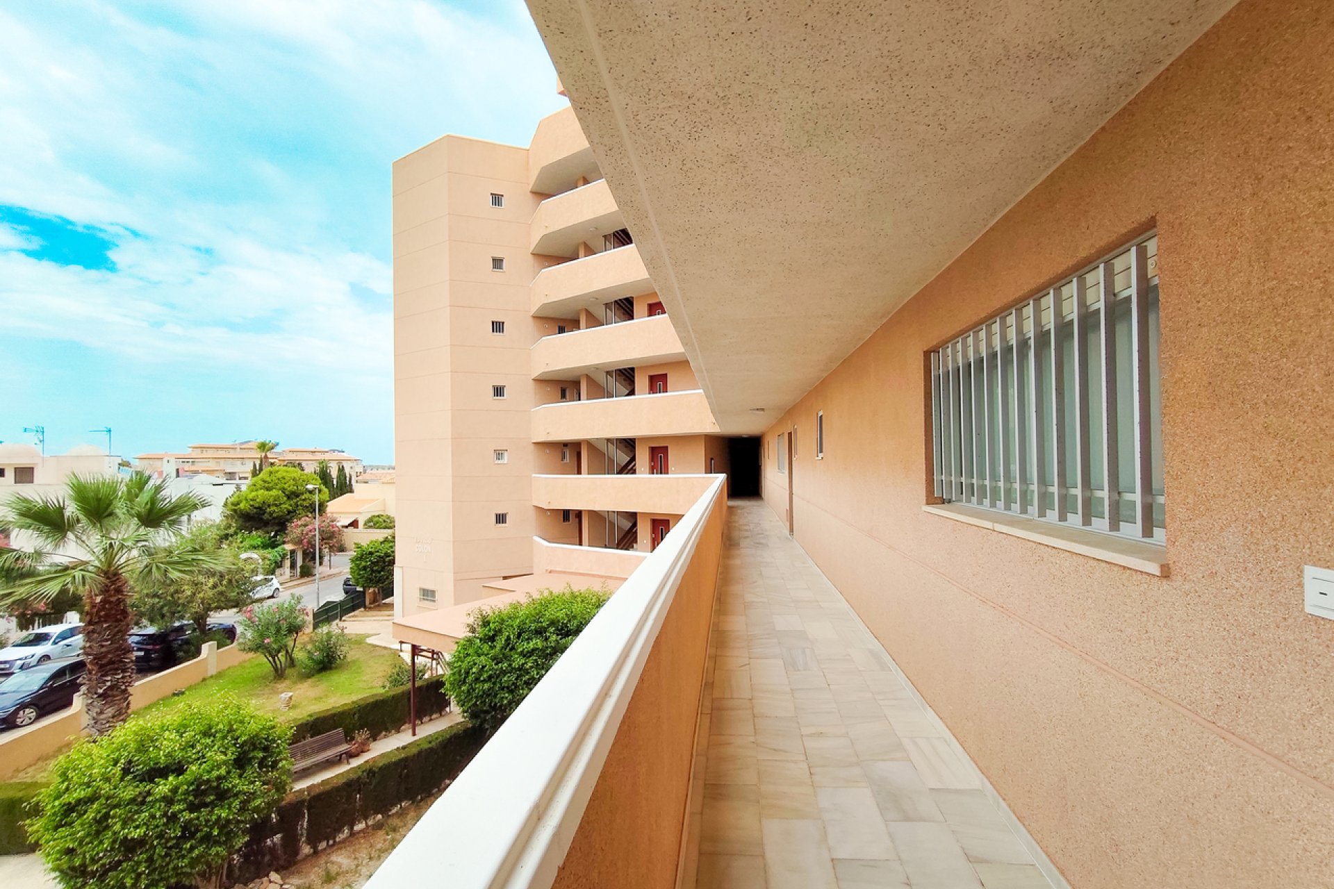 Resale - Apartment / Flat * - La Zenia *