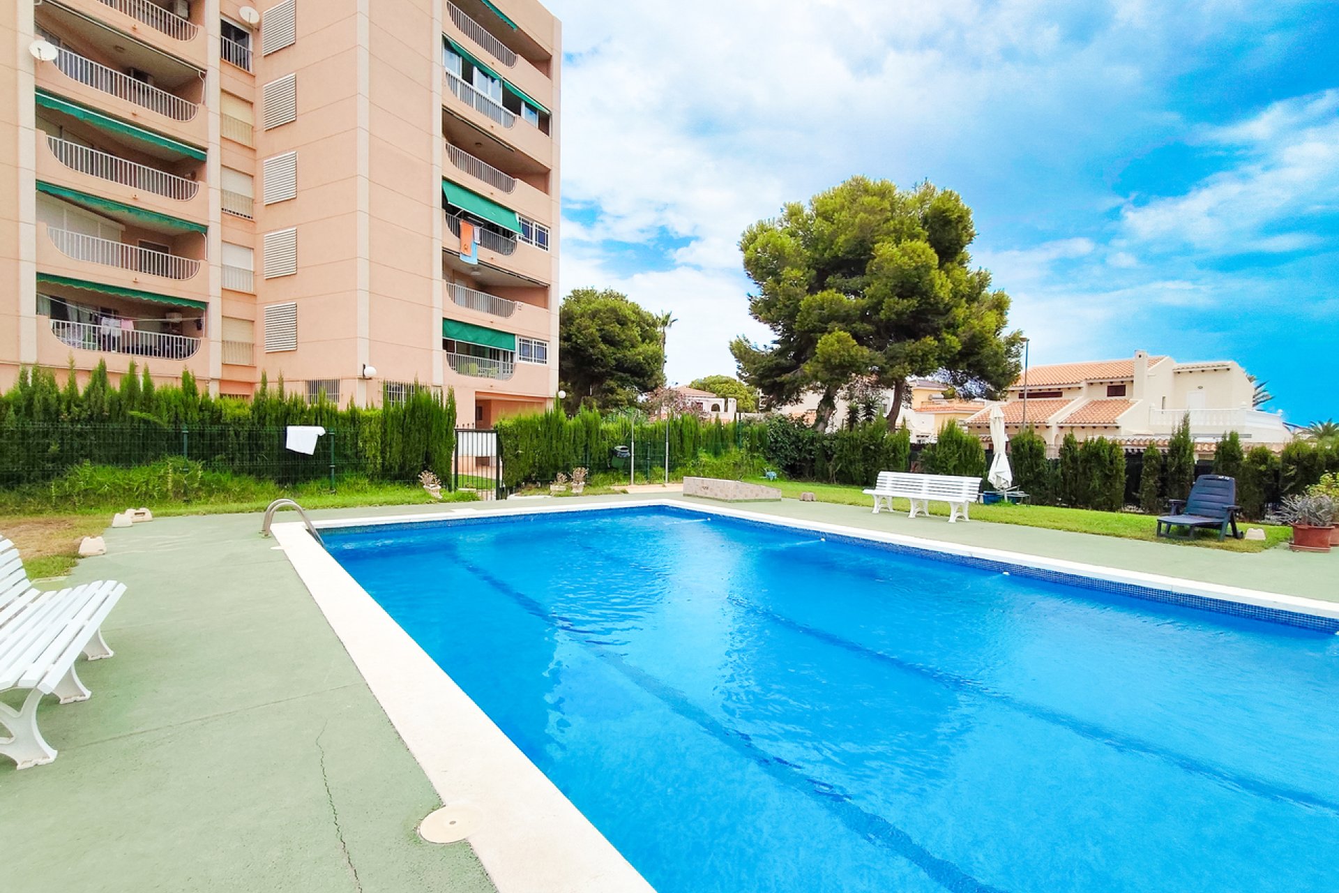 Resale - Apartment / Flat * - La Zenia *
