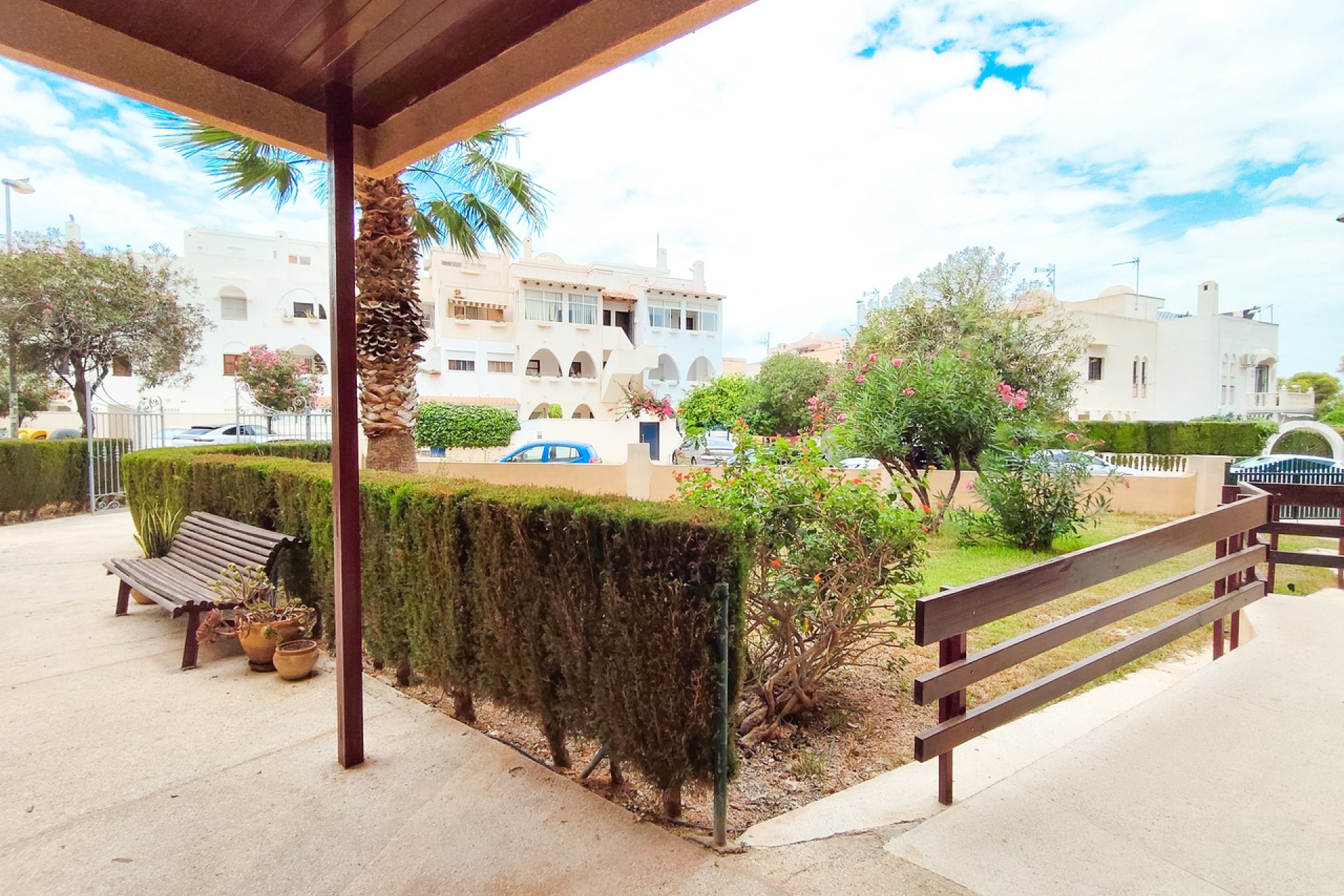 Resale - Apartment / Flat * - La Zenia *