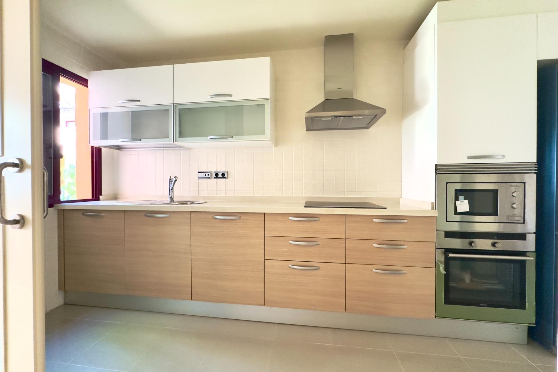 Resale - Apartment / Flat * - Los Alcazares * - Punta Calera