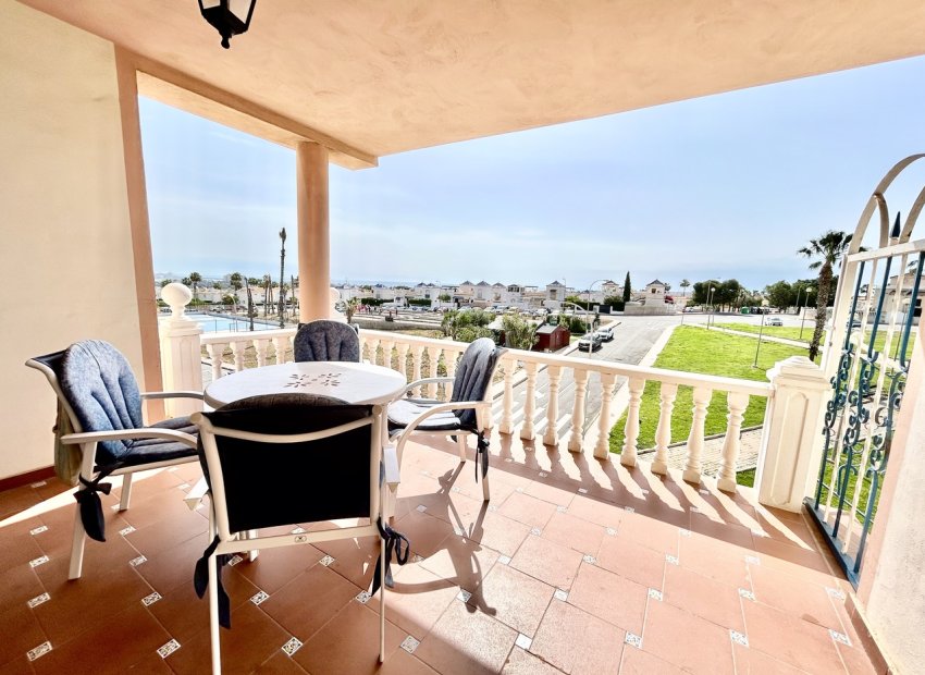 Resale - Apartment / Flat * - Los Altos *