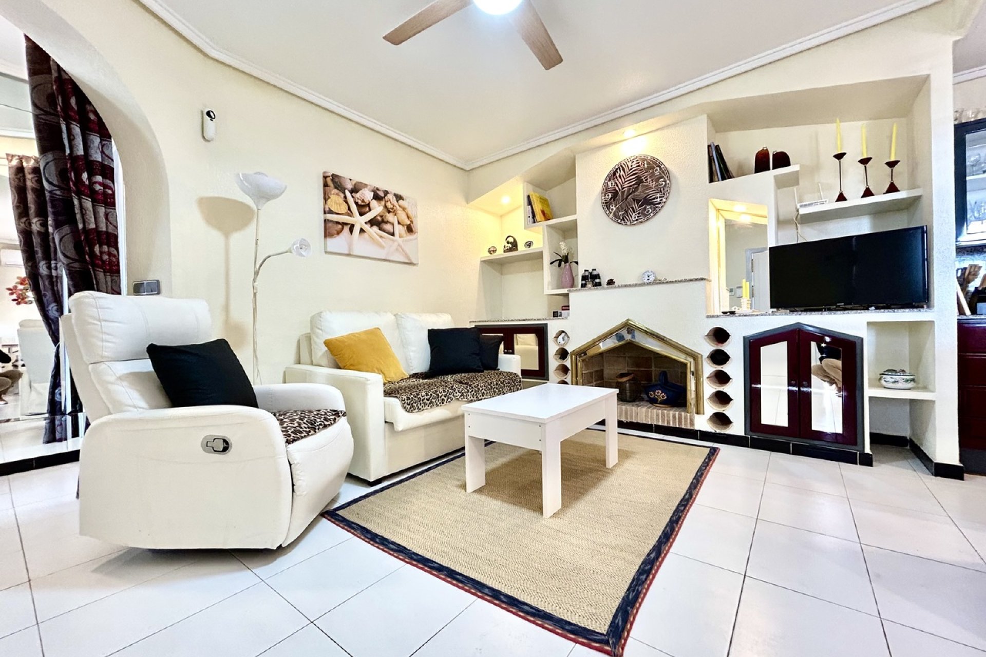 Resale - Apartment / Flat * - Los Altos *