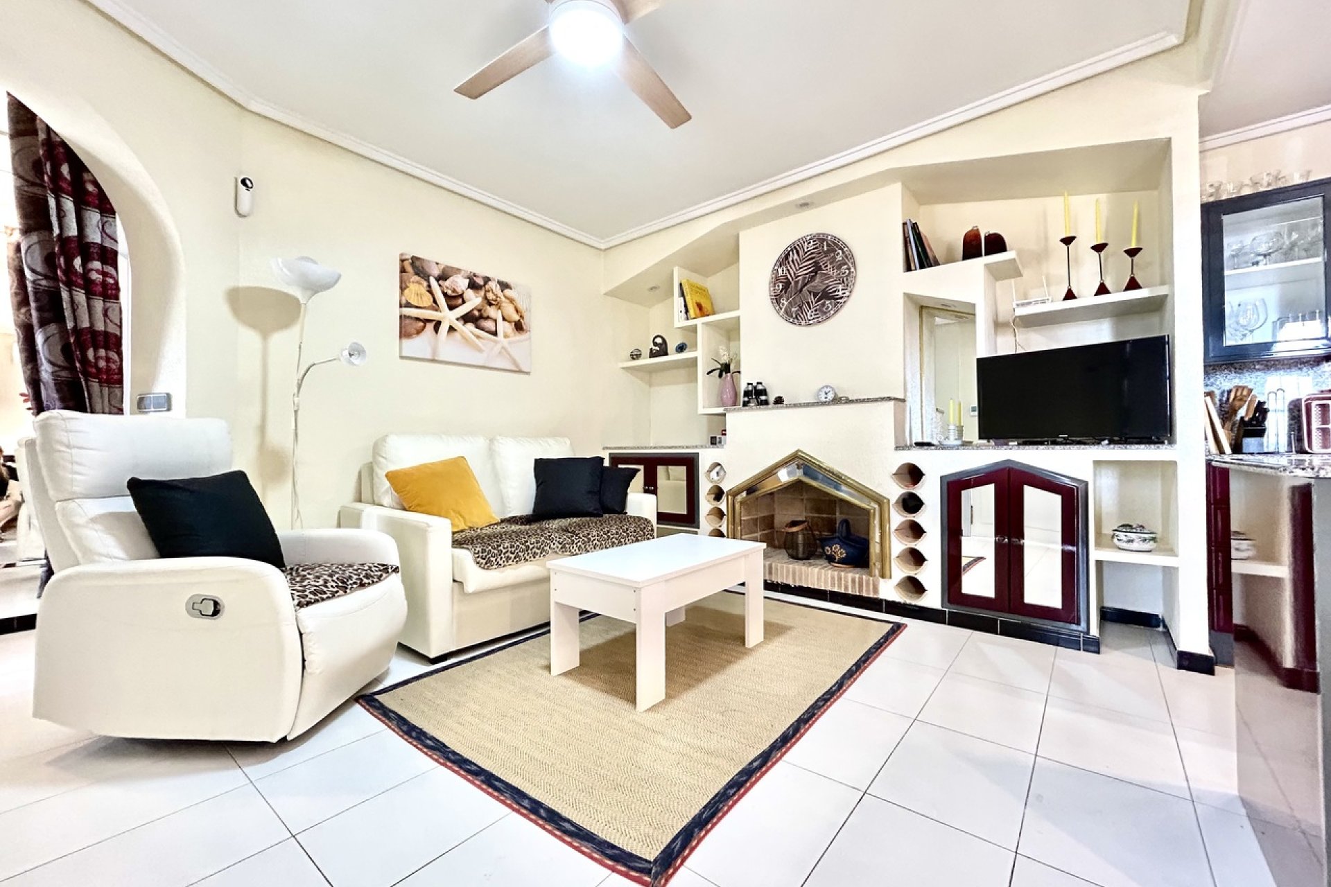 Resale - Apartment / Flat * - Los Altos *