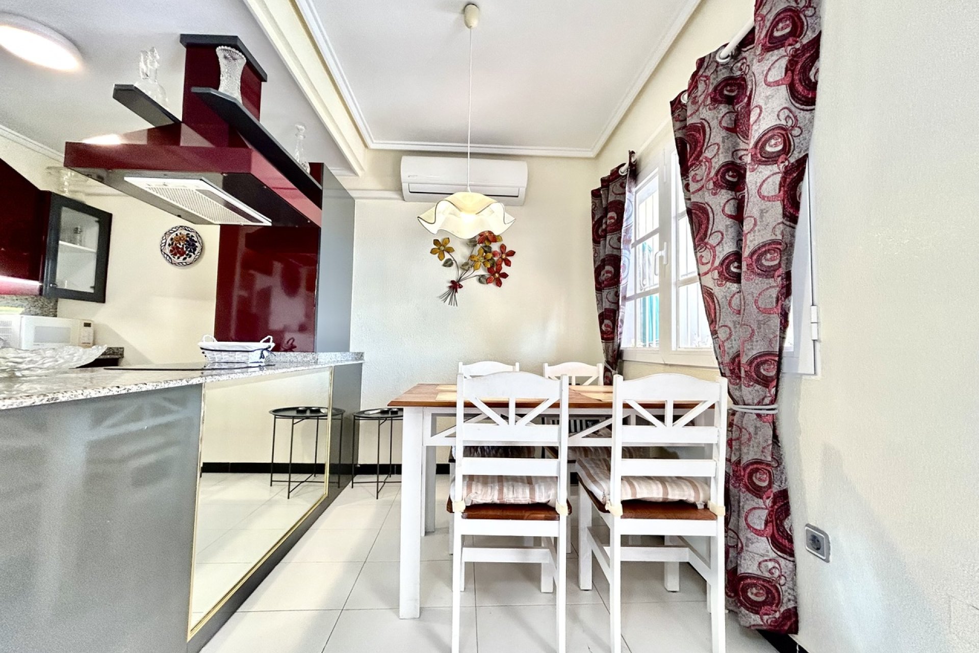 Resale - Apartment / Flat * - Los Altos *