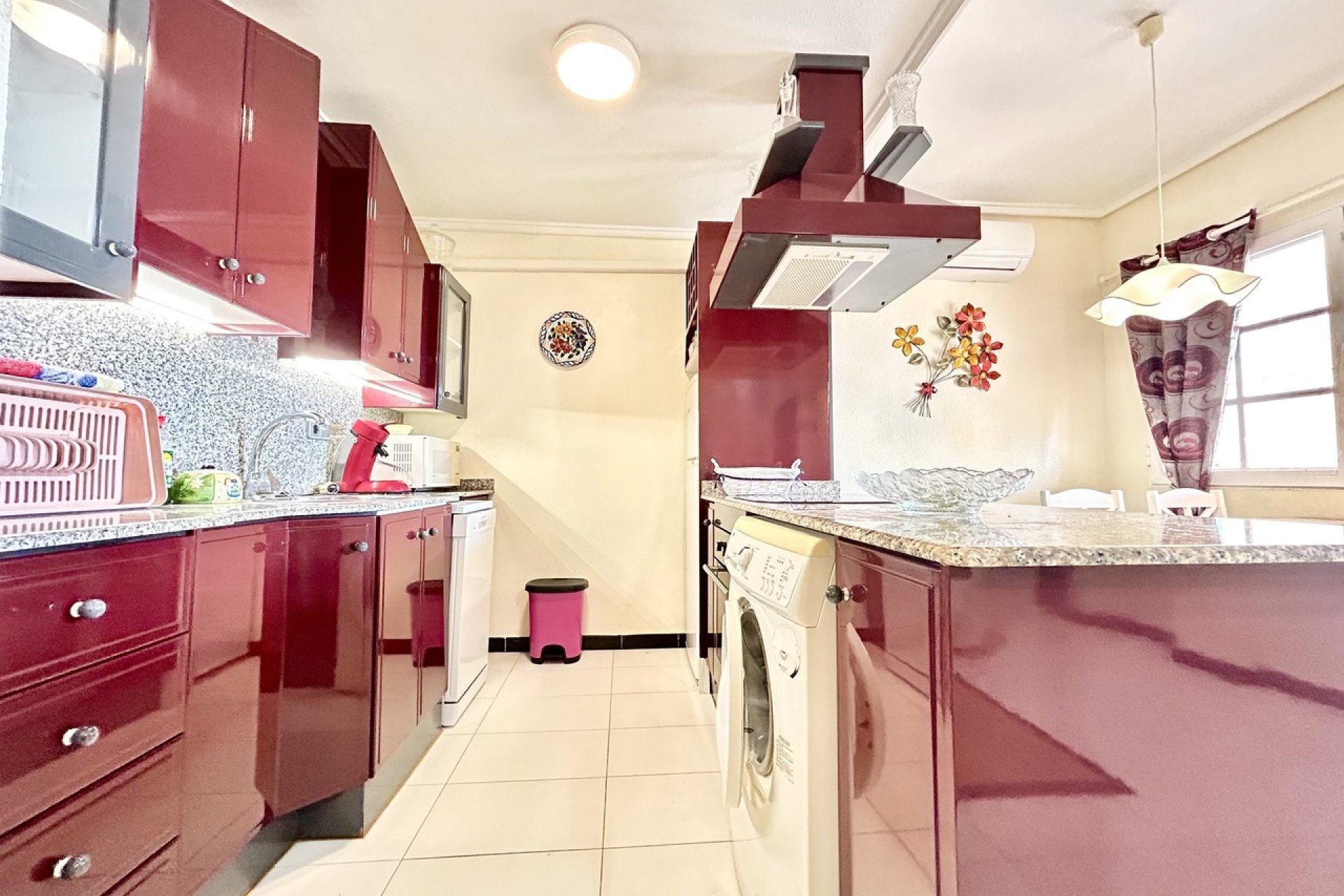 Resale - Apartment / Flat * - Los Altos *