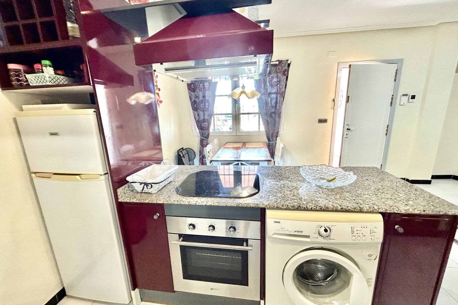 Resale - Apartment / Flat * - Los Altos *