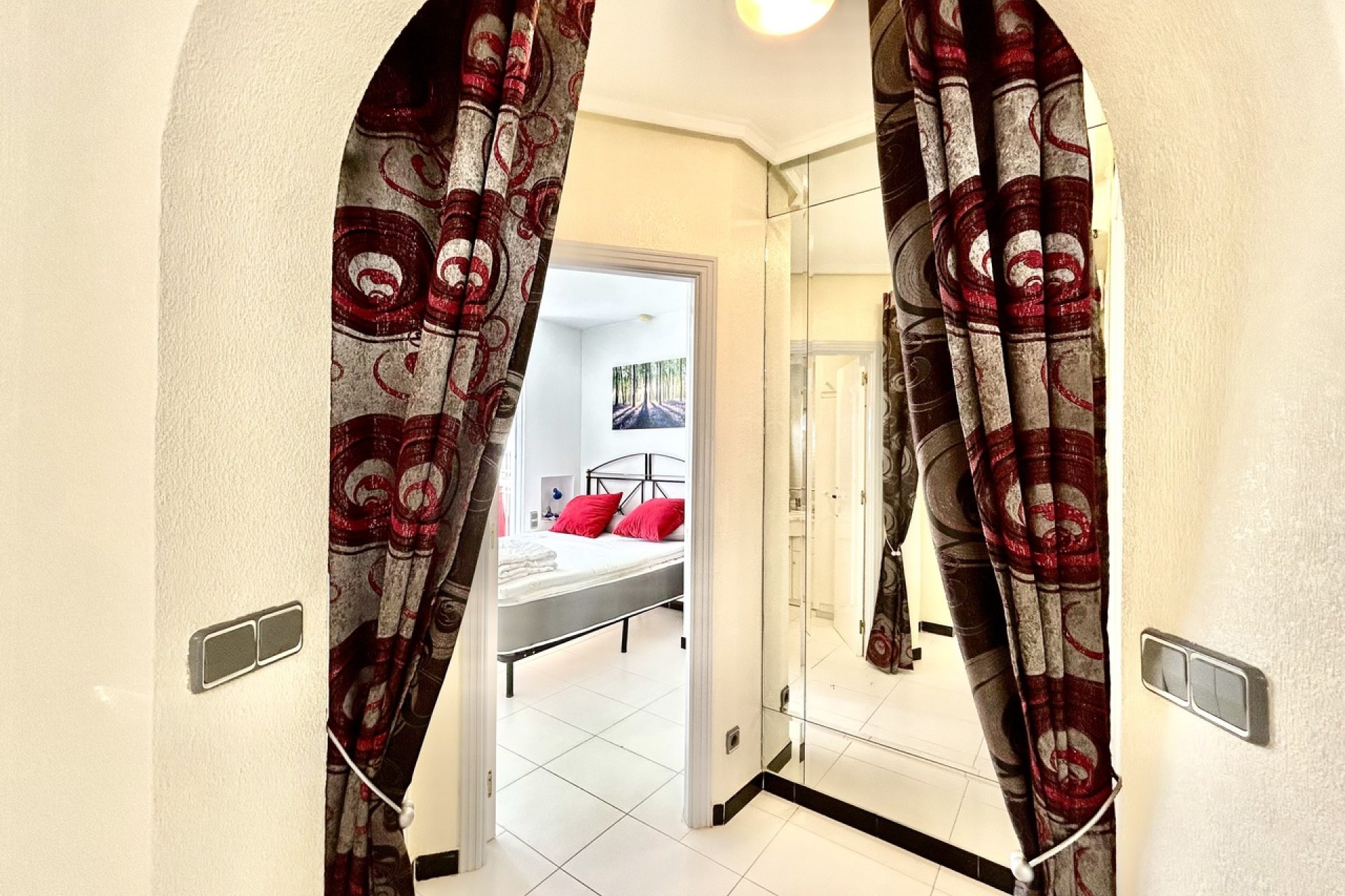 Resale - Apartment / Flat * - Los Altos *