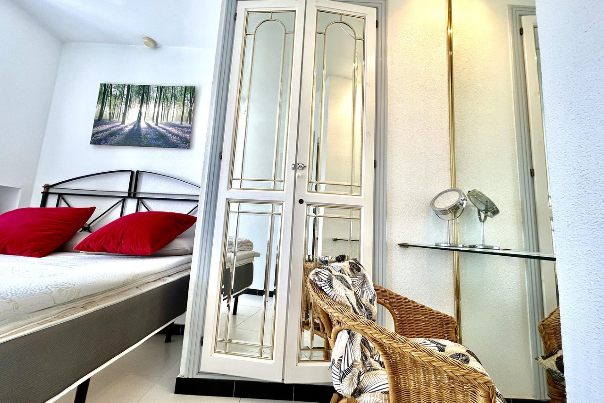 Resale - Apartment / Flat * - Los Altos *